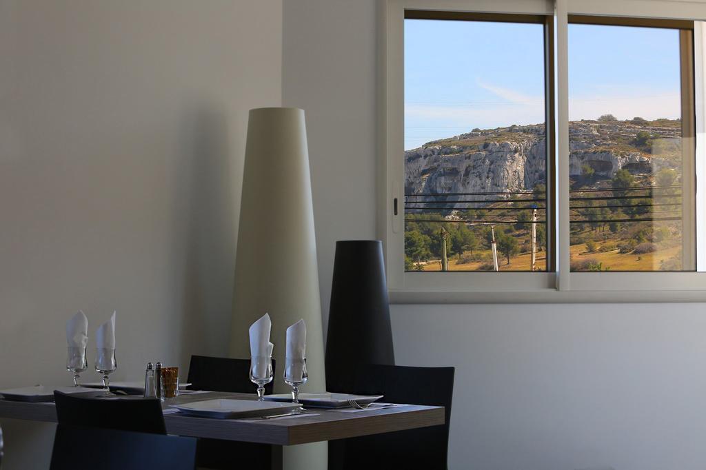 Hotel Restaurant Les Pielettes Le Rove 외부 사진