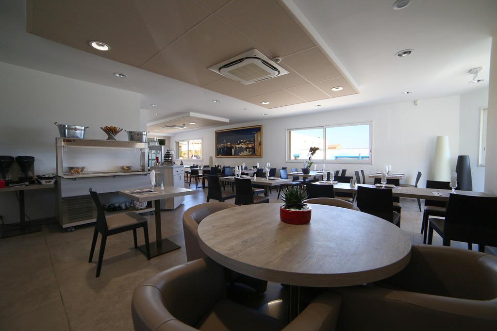 Hotel Restaurant Les Pielettes Le Rove 외부 사진