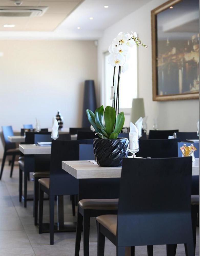 Hotel Restaurant Les Pielettes Le Rove 외부 사진